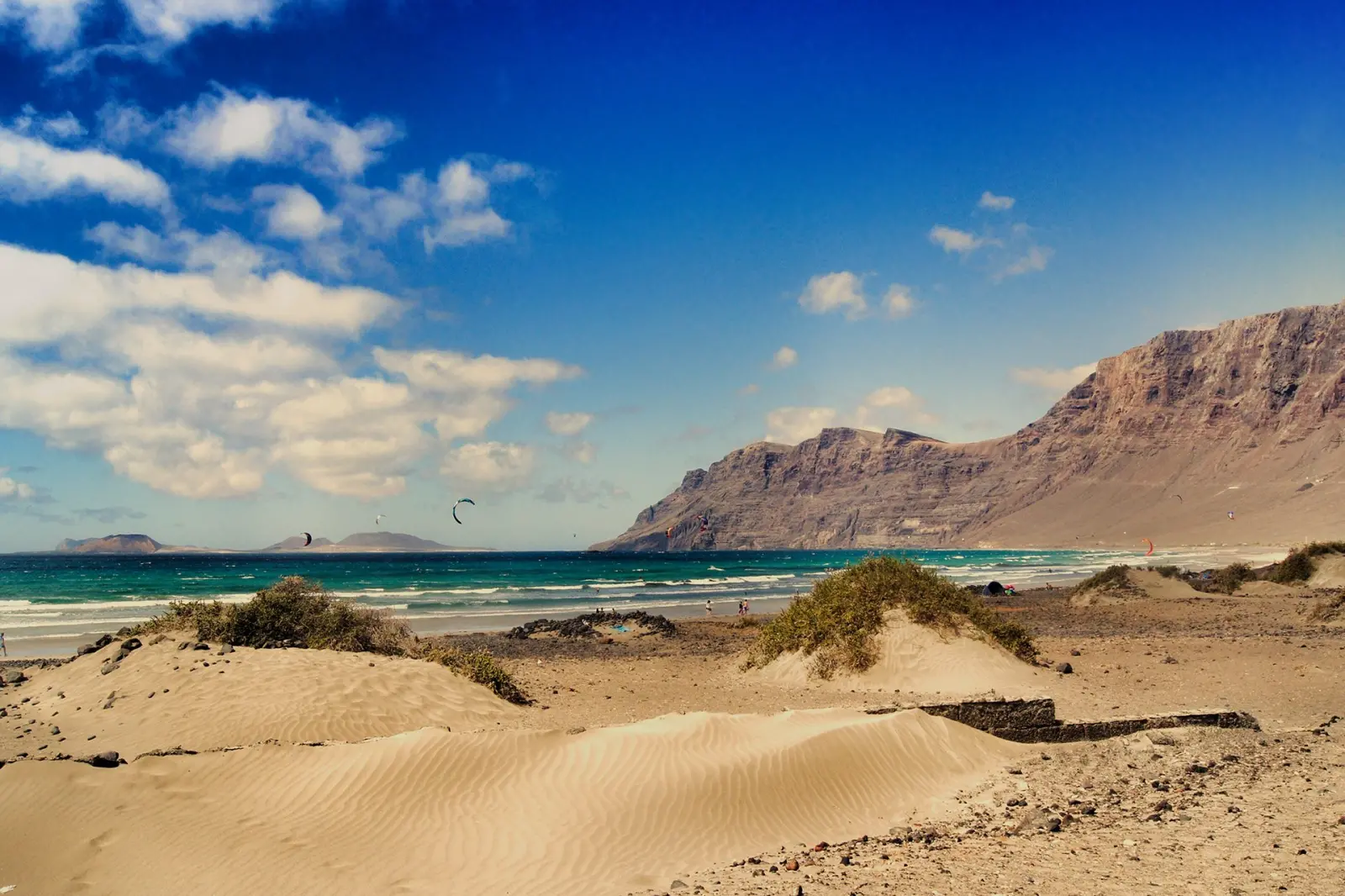Alles über den Strand von Famara: Was man sehen und wie man hinkommt