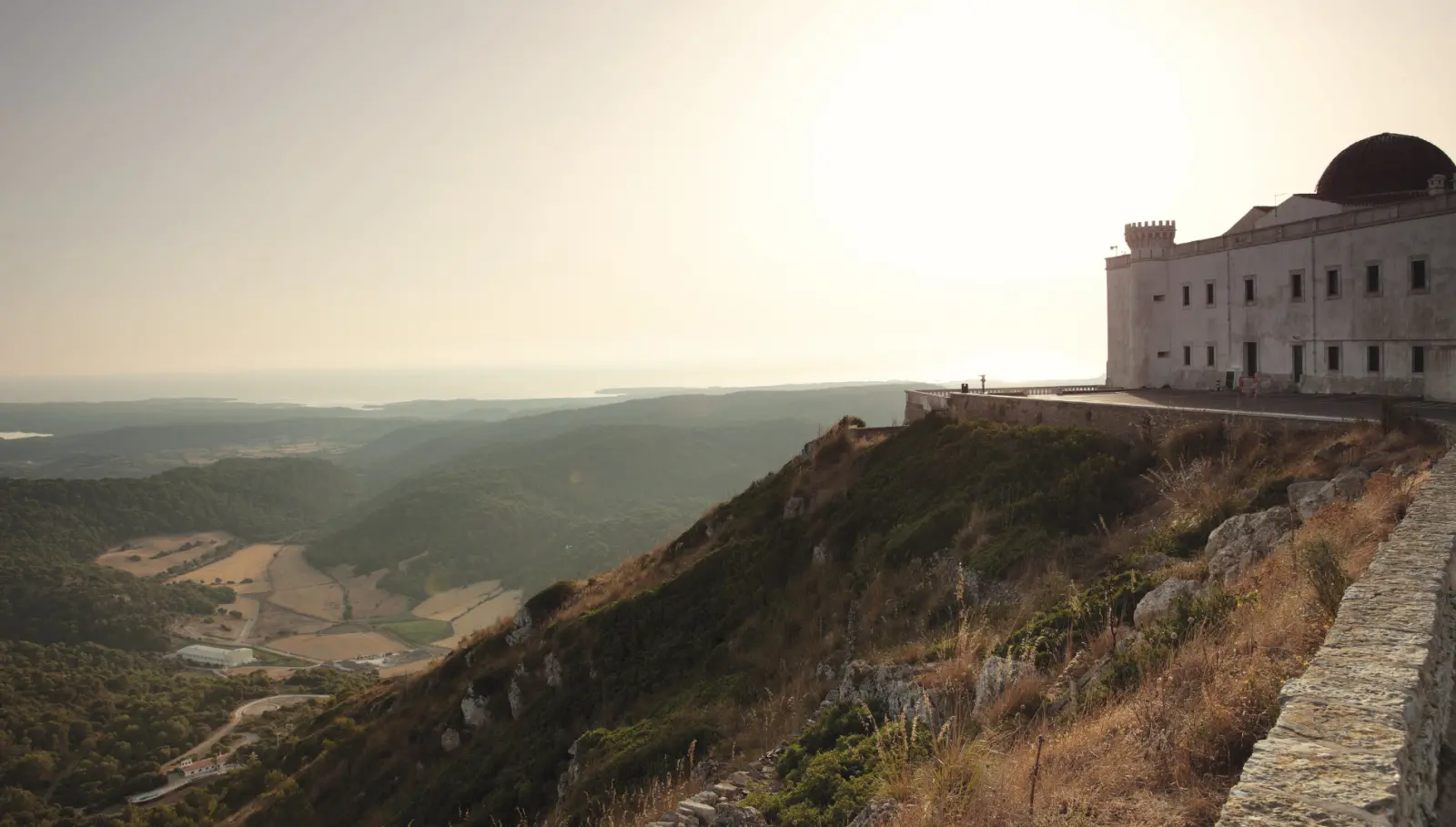 Monte Toro auf Menorca: Warum man ihn besuchen sollte und wie man dorthin kommt